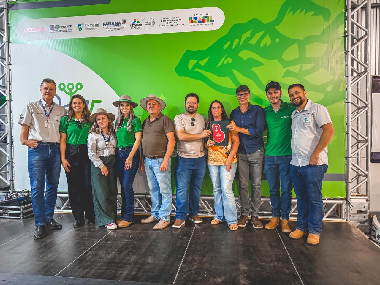 Rancho do Mel de Santa Helena, associado ao Sicredi Vanguarda, celebra prêmio Bom Gourmet e conquista do SIF