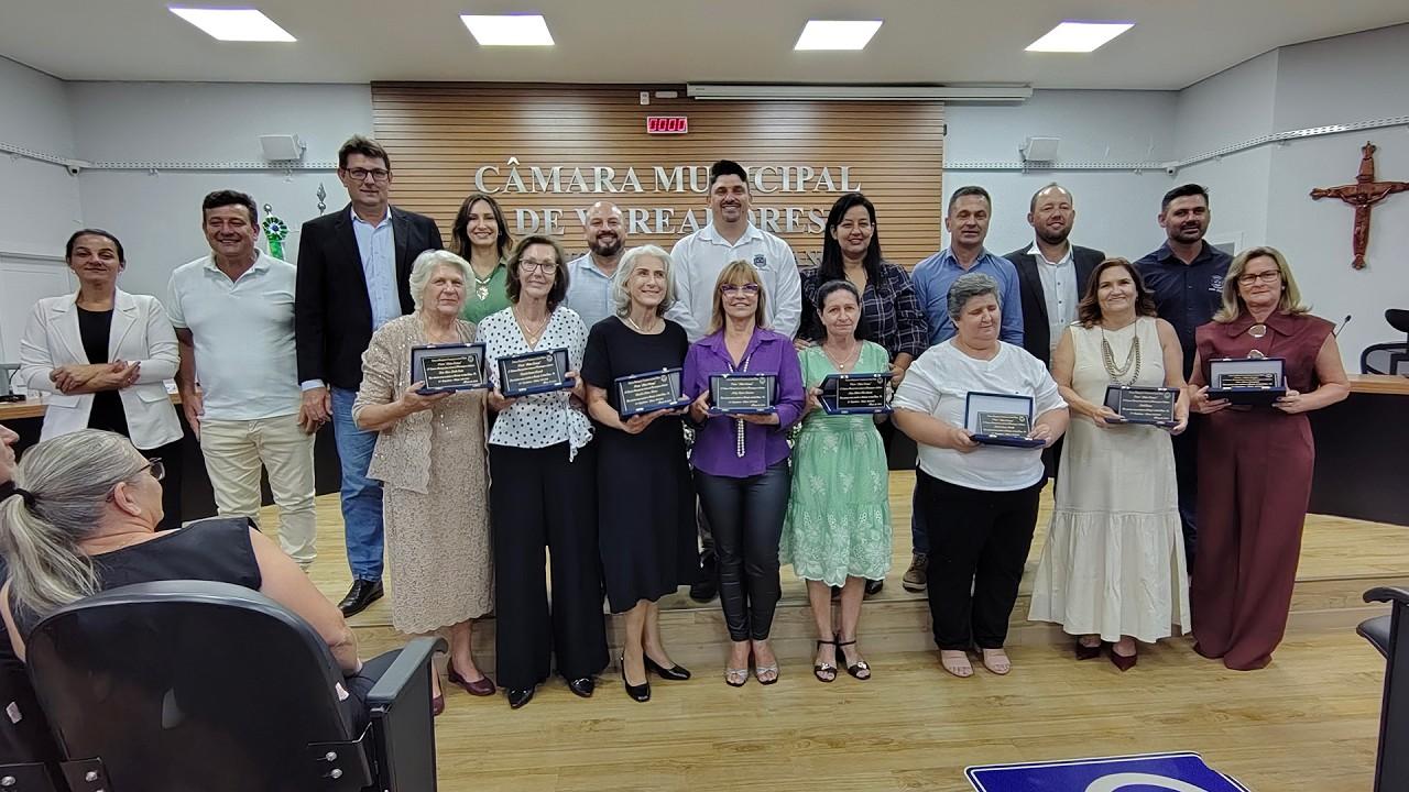 Câmara de Santa Helena realiza Sessão Solene e homenageia mulheres com o Prêmio Mulher Destaque 2026