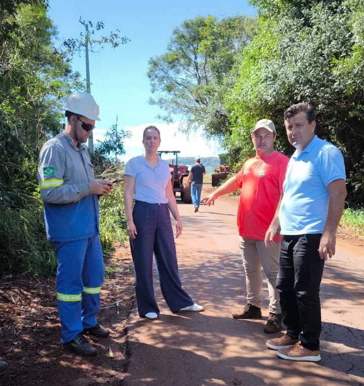 Prefeitura de Santa Helena e Copel iniciam mutirão de limpeza de rede para evitar quedas de energia