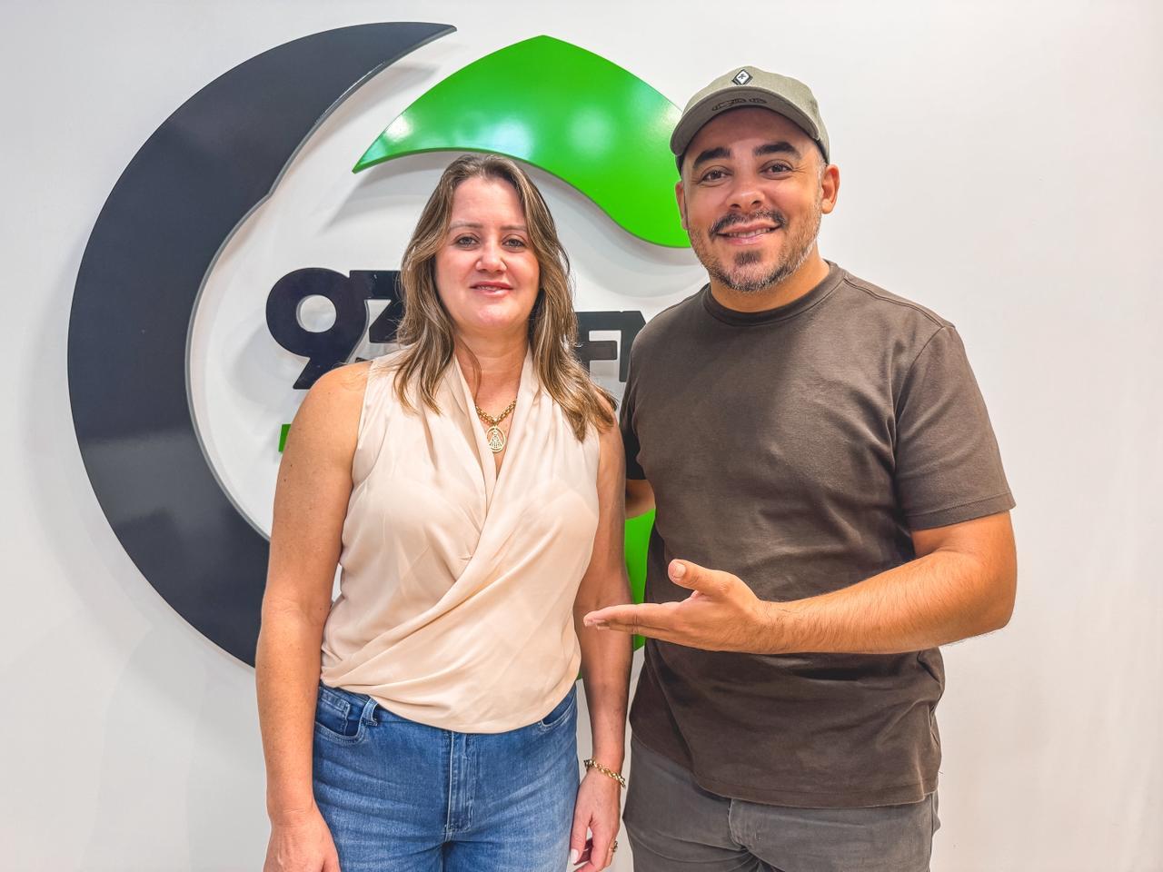 Secretária Ivanete Weiss convida comunidade para show alusivo ao Dia Internacional da Mulher em Santa Helena