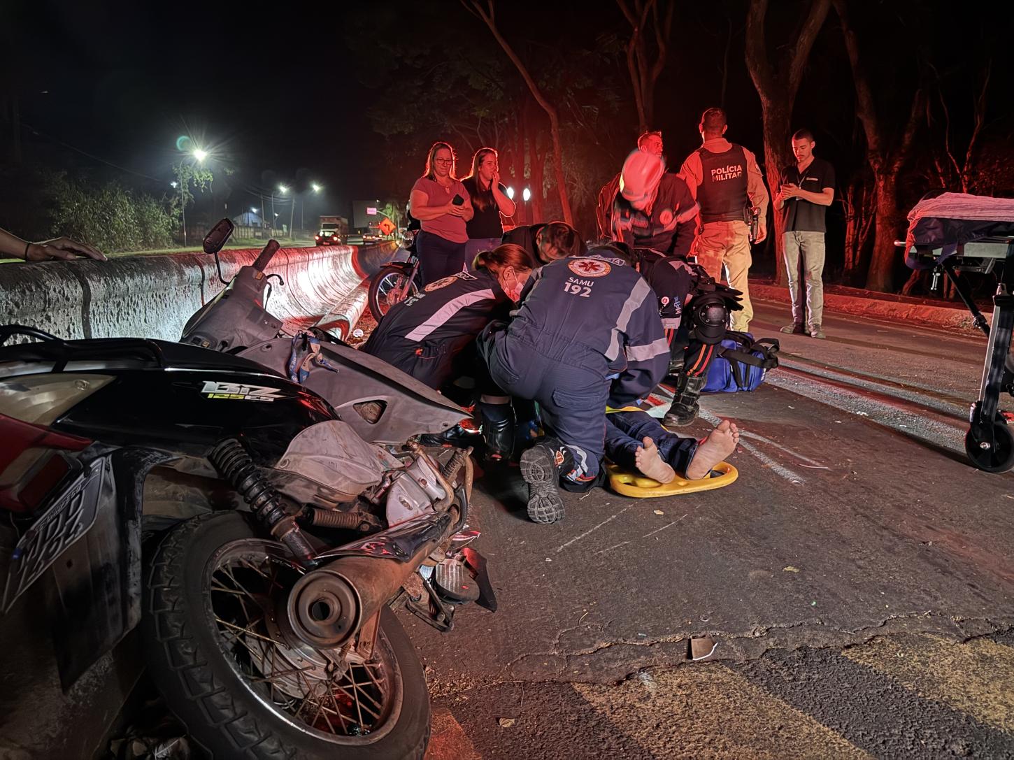 Colisão frontal entre motos deixa jovem em estado grave em Santa Helena