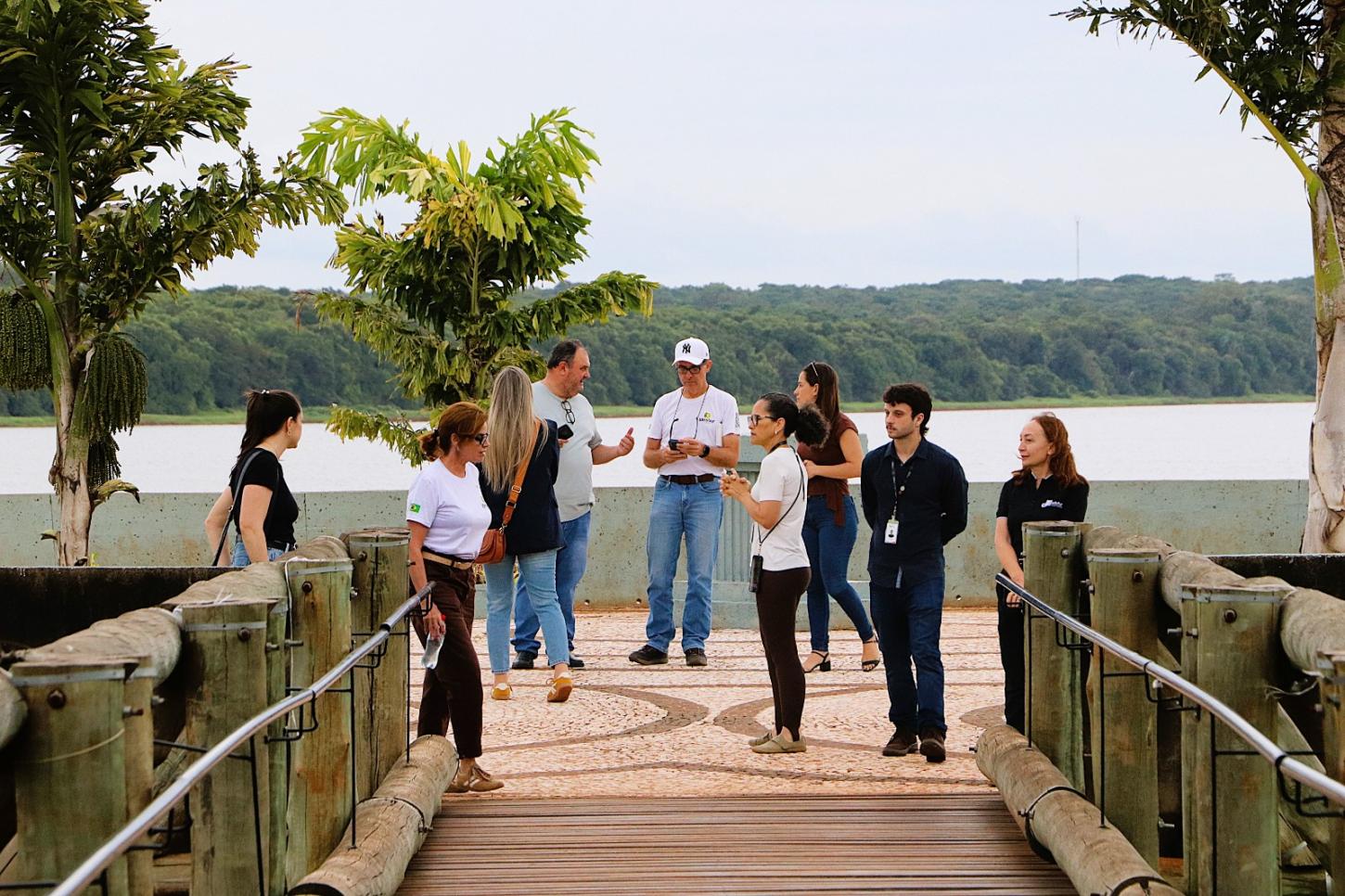 Em Santa Helena, equipes fazem levantamento para o plano diretor de turismo náutico na região