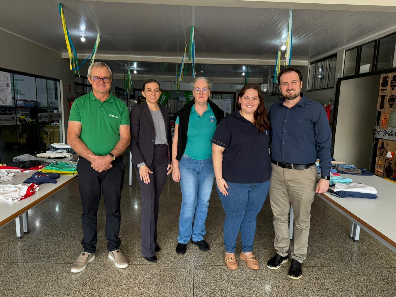 2º Varal Solidário promovido pela Escola João Pessoa e Sicredi é sucesso em Santa Helena