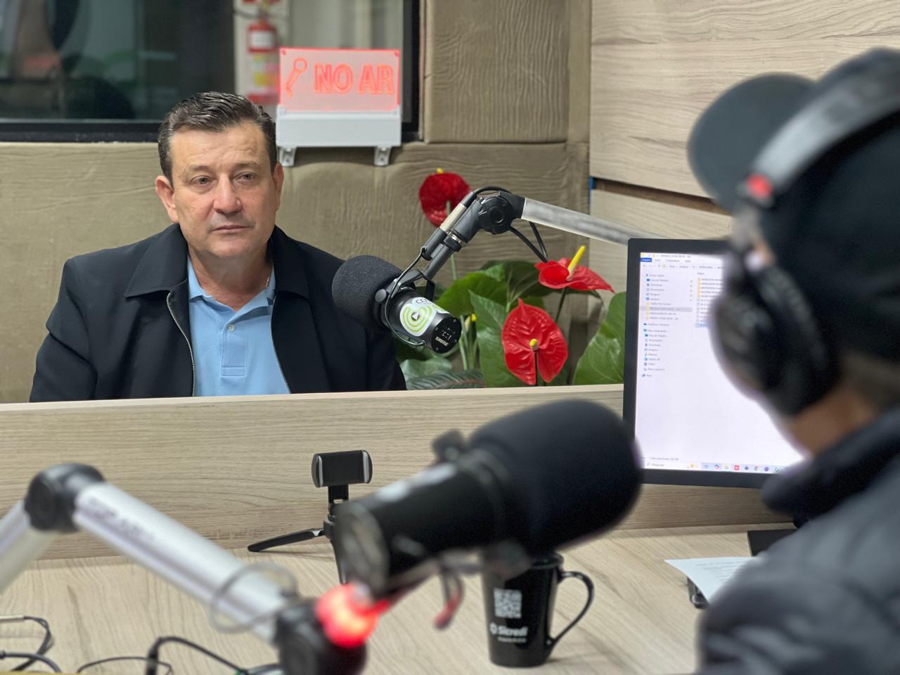 Prefeito Dinho convida população para os 59 anos de Santa Helena com show de Ana Castela