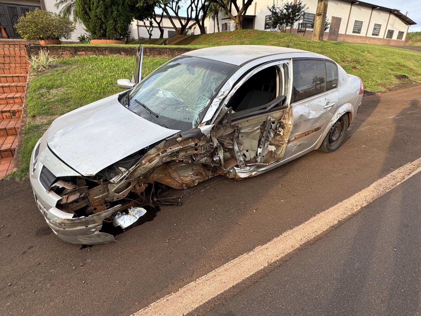 Veículo percorre quase um km sem uma das rodas após acidente em Santa Helena