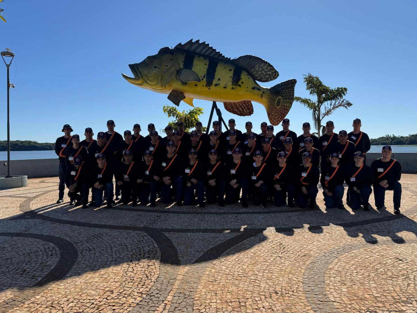 Alunos do Corpo de Bombeiros participam de atividade no Lago de Itaipu em Santa Helena