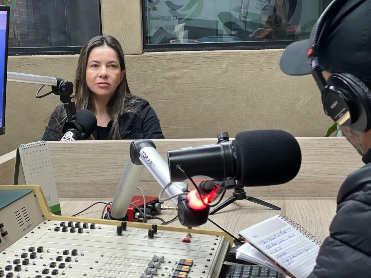 Educação de Santa Helena vive momento positivo e projeta novos avanços, destaca secretária Ana Paula