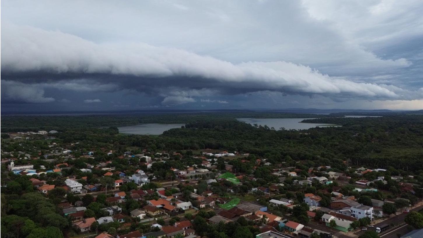 INMET emite alerta de tempestade com risco de granizo em Santa Helena e Oeste do Paraná