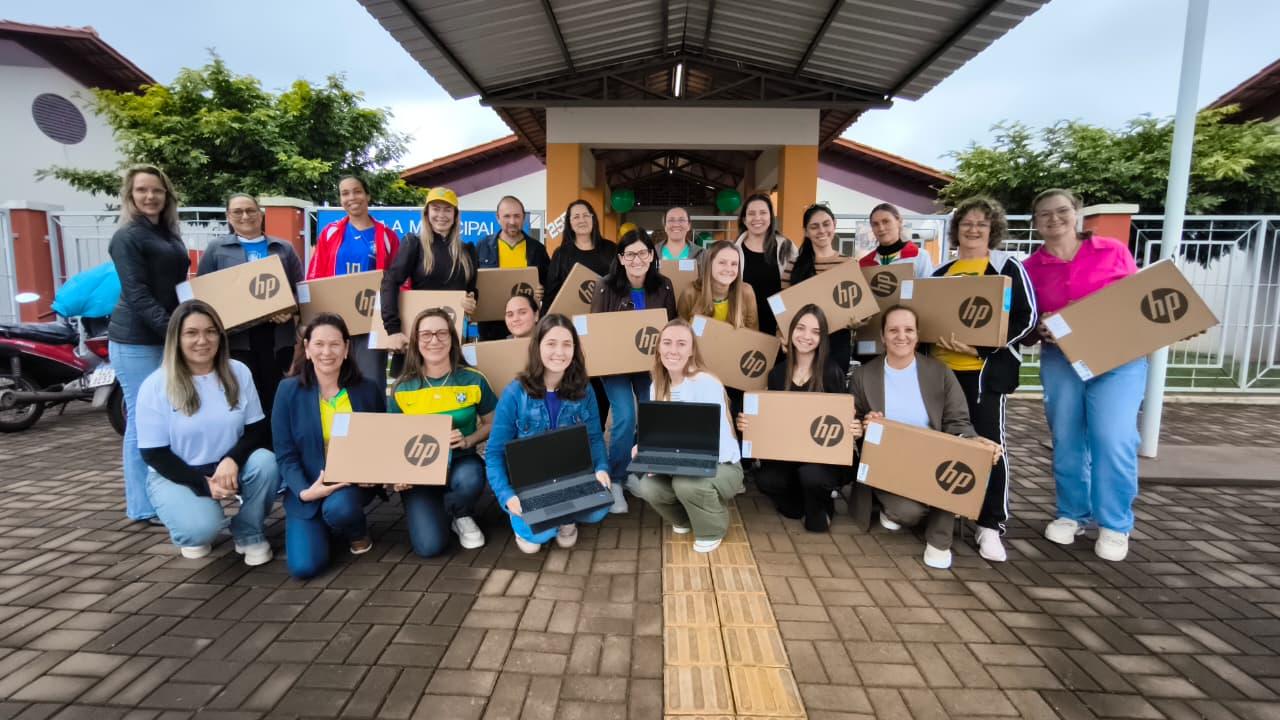 Investimento em tecnologia fortalece a educação municipal de Santa Helena