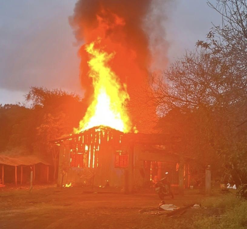Morador de Santa Helena perde tudo em incêndio e campanha solidária é lançada
