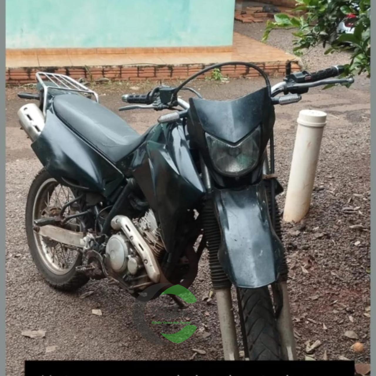 Motocicleta furtada em Entre Rios do Oeste é localizada na praia de Santa Helena