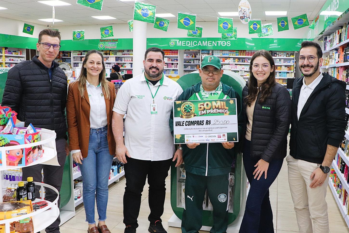 Acisa entrega prêmios do primeiro sorteio da campanha Comprar Aqui dá Sorte 2026
