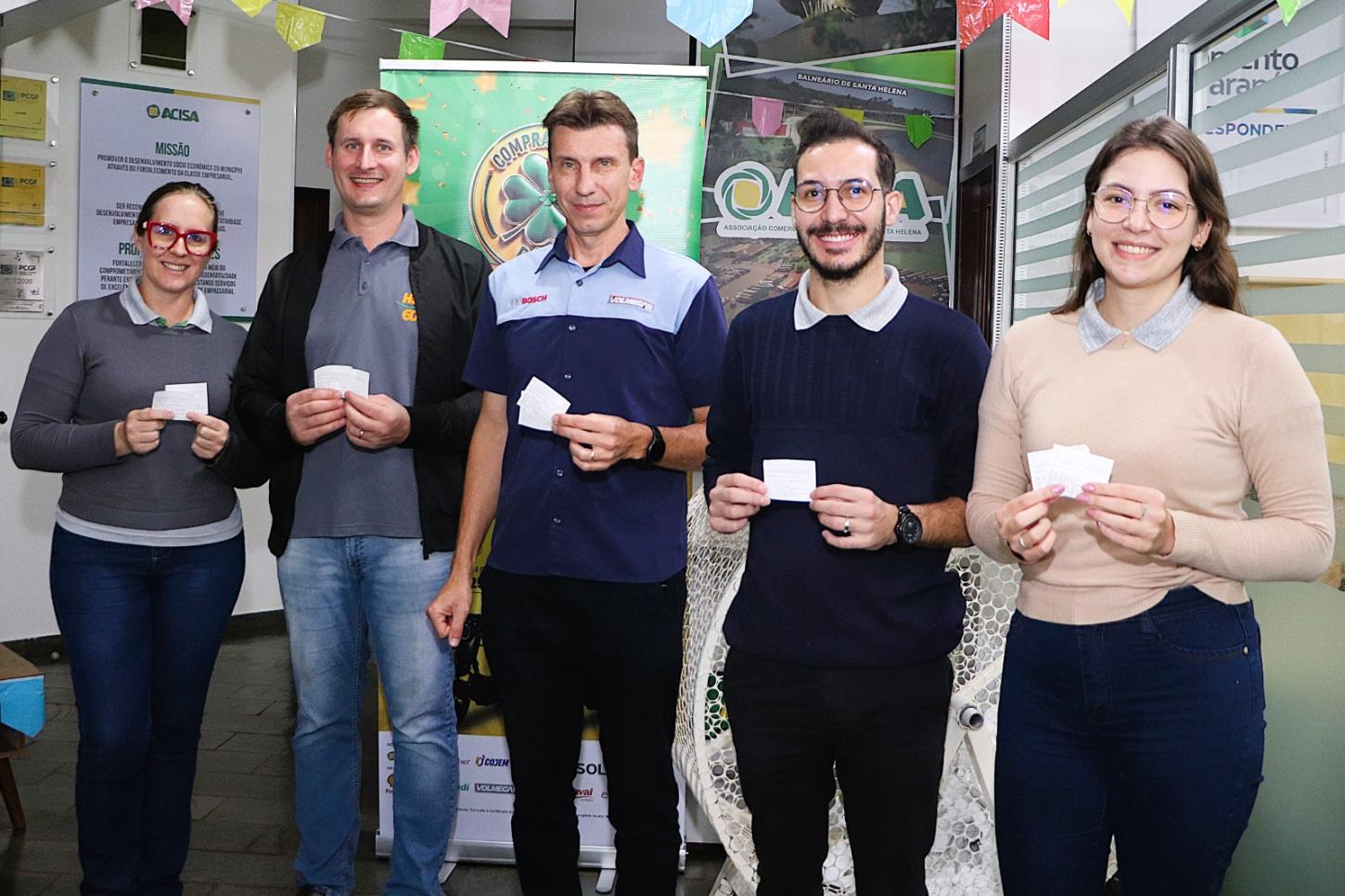 Acisa realiza primeiro sorteio da campanha Comprar Aqui dá Sorte com R$3,5 mil em vales-compras