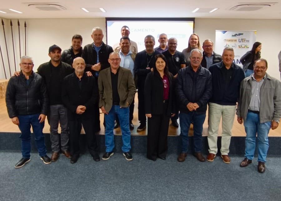 AMP, Itaipu e UTFPR entregam computadores do Projeto Aliança BIM Paraná a municípios da Amepar e da Amuvi