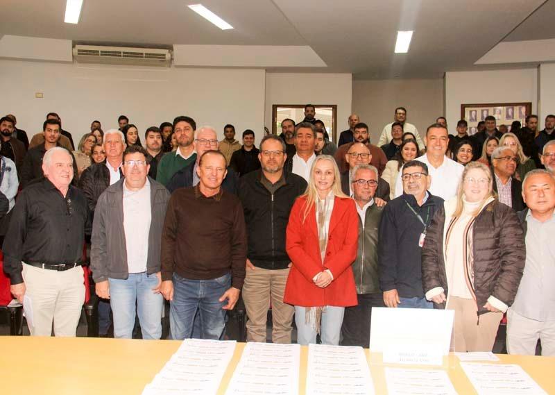Prefeituras da Comcam, Amerios e Amenorte têm reunião técnica, em Campo Mourão, do Projeto Aliança BIM Paraná