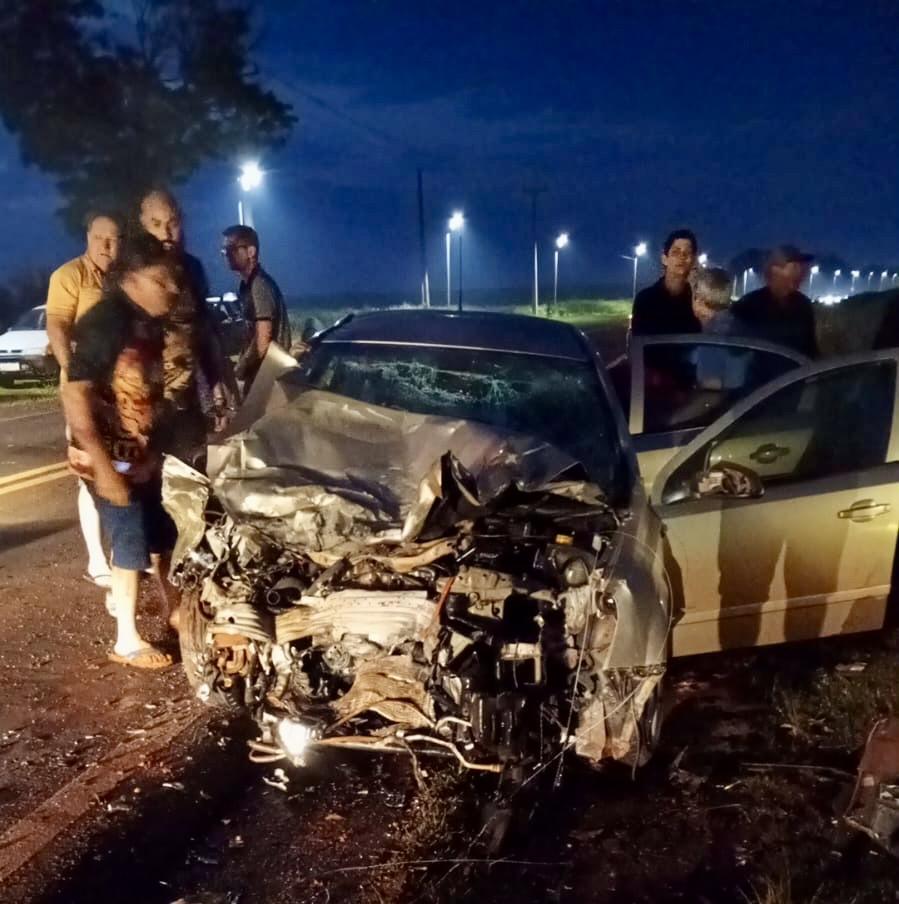 Grave acidente envolvendo veículo de Santa Helena é registrado entre Pato Bragado e Entre Rios do Oeste