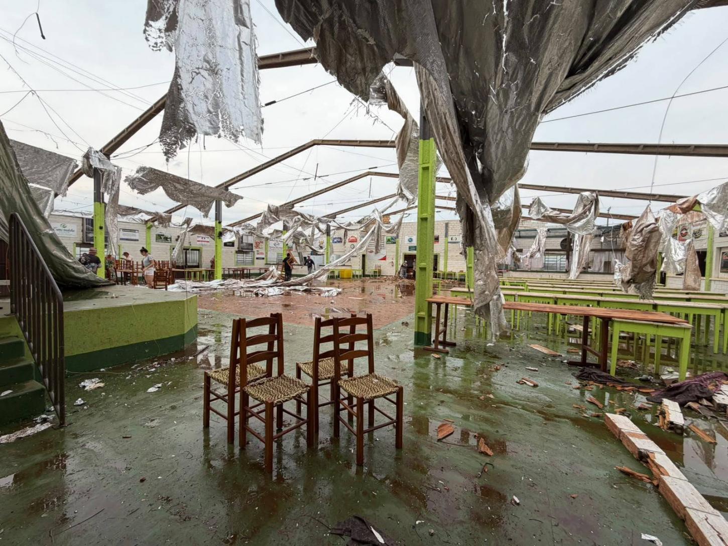 RASTRO DE DESTRUIÇÃO
