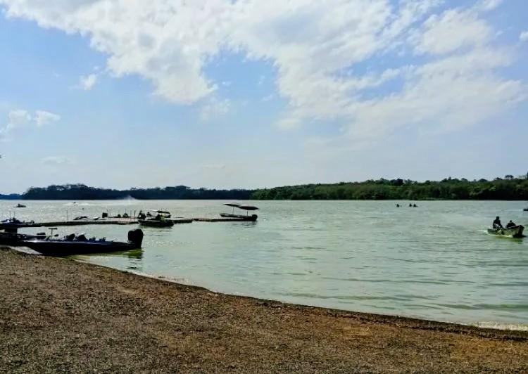 LAGO DE ITAIPU ENTRE RIOS