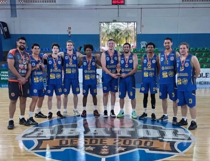 Santa Helena conquista 3º lugar na Copa Oeste de Basquete