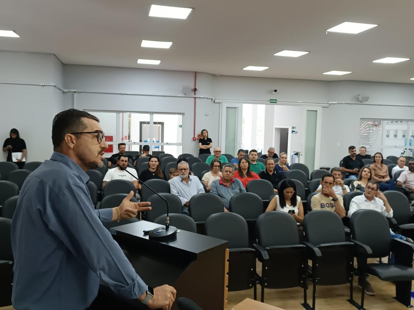 Valmir Naná assume cadeira de vereador na Câmara de Santa Helena 