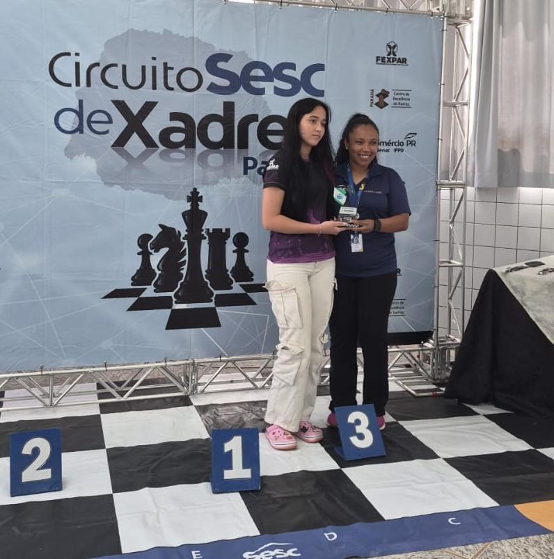  Atleta de Xadrez de Santa Helena recebe premiação pela 3ª colocação no Circuito SESC 