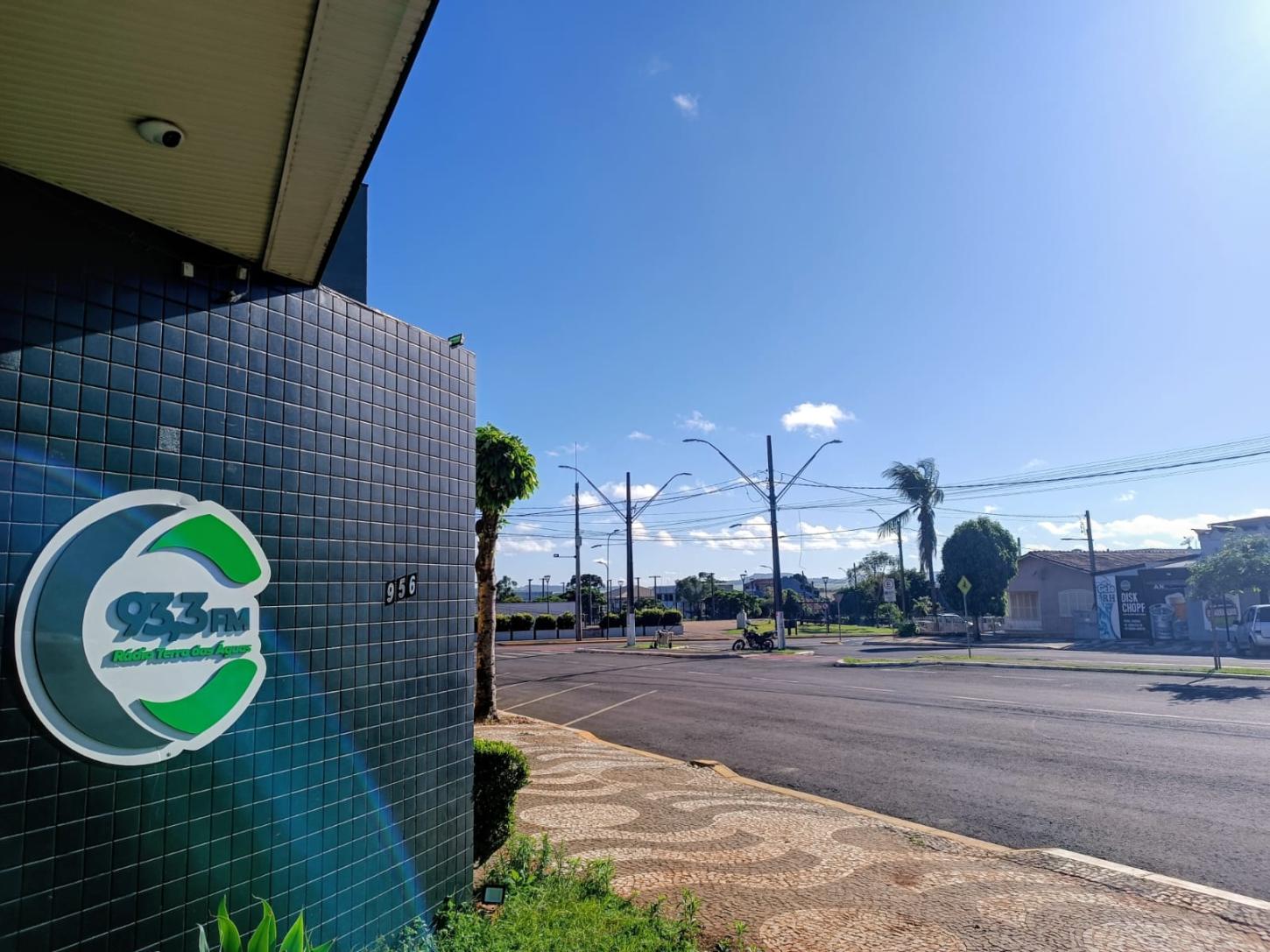 Rádio Costa Oeste com Praça Santos Dumont