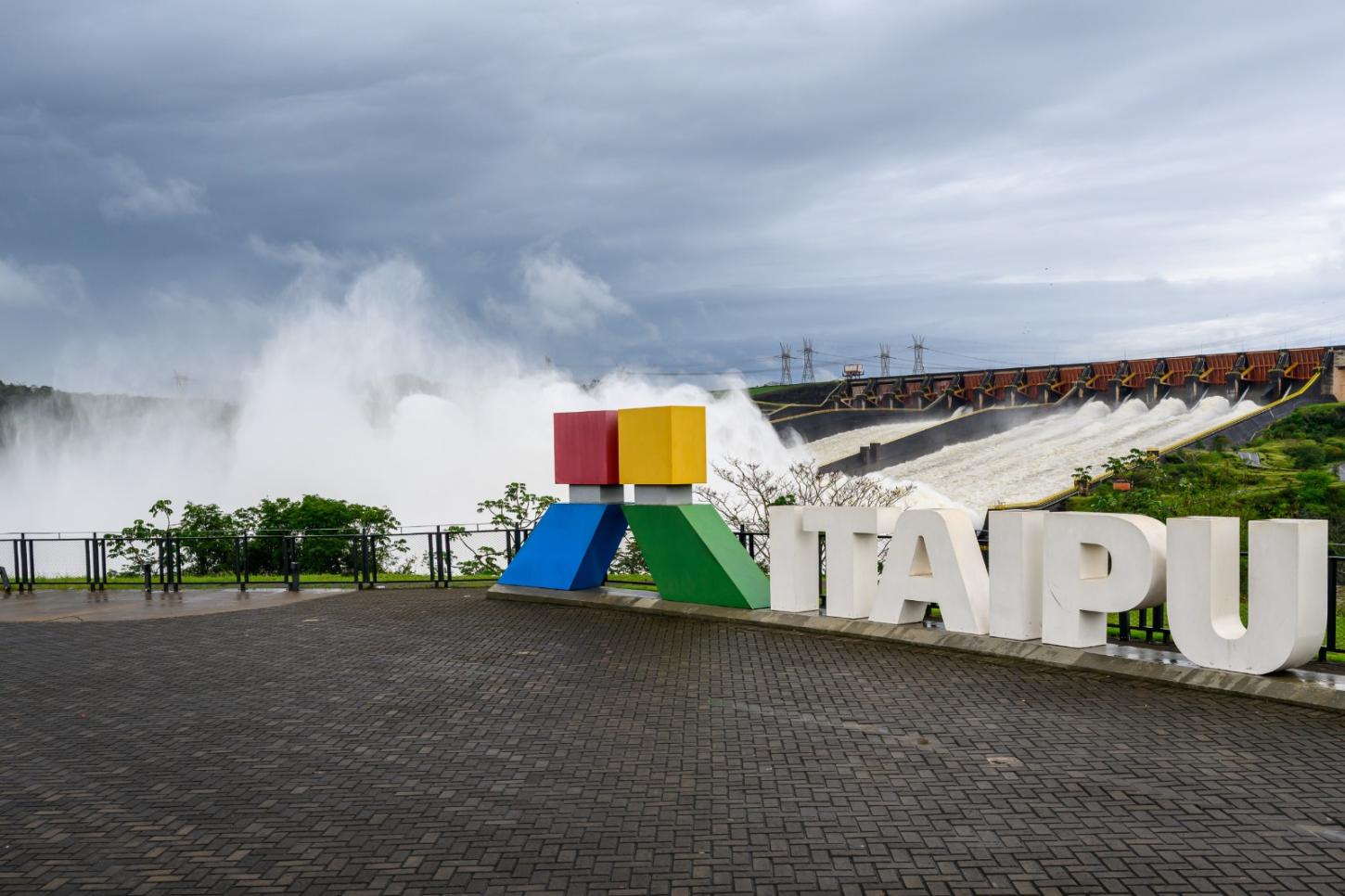 Vertedouro Itaipu