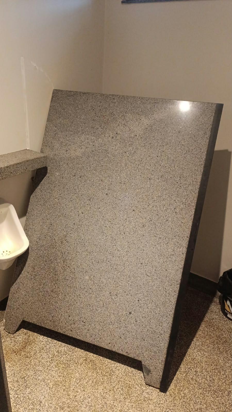 BANHEIRO DEPREDADO