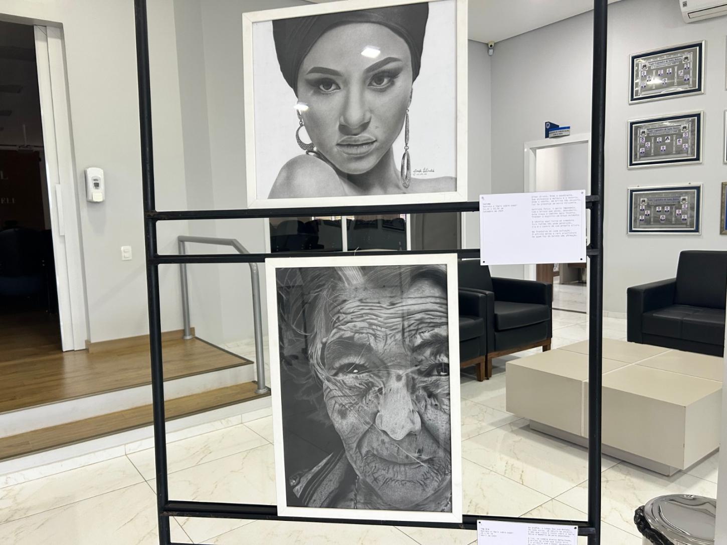 Santa Helena recebe exposição do artista haitiano Joseph Léonald