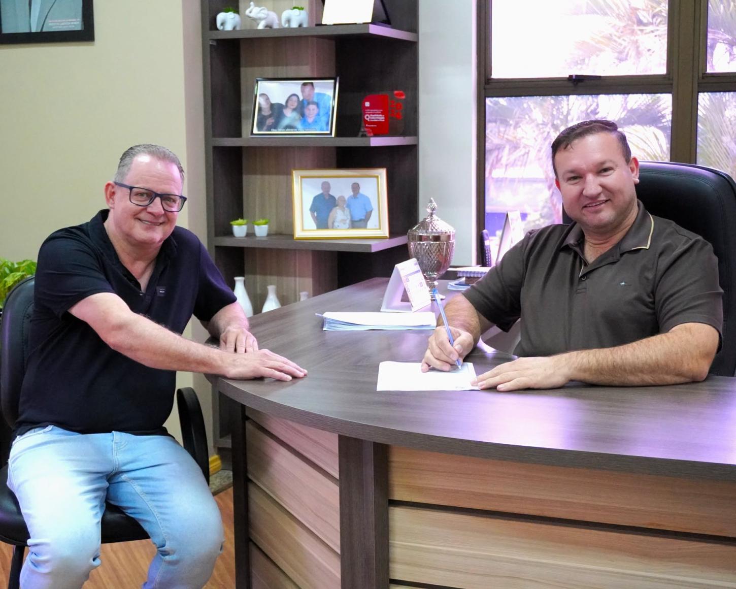 Vice-prefeito Alex Graunke assume comando da prefeitura de Mercedes