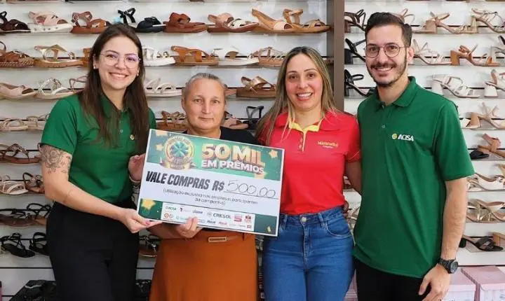 Acisa entrega prêmios do terceiro sorteio da campanha Comprar Aqui dá Sorte