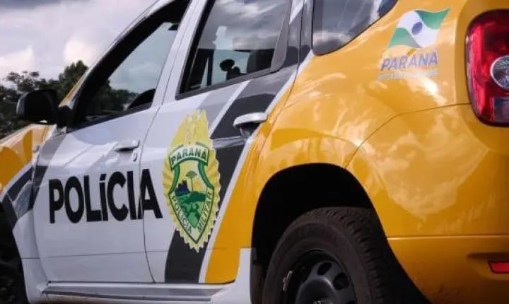 Caminhoneiro tem carteira e malote com R$ 12 mil furtados