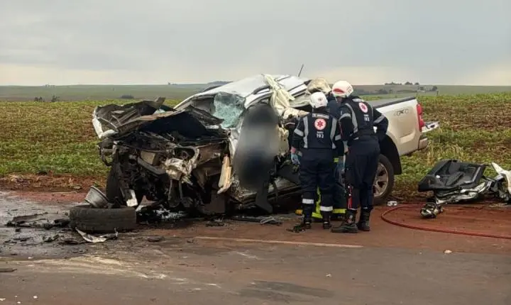 Motorista morre em grave acidente entre caminhonete e carreta entre Assis Chateaubriand e Toledo