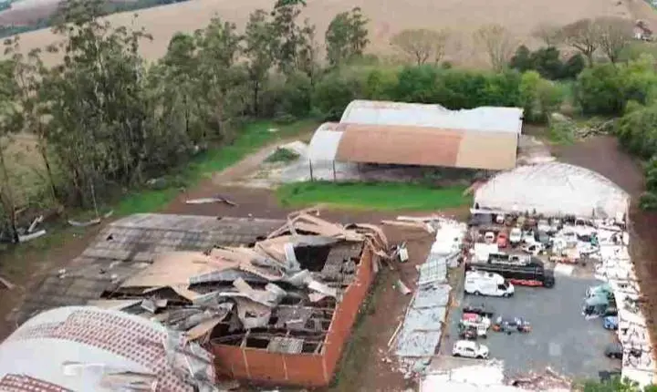 Oeste do Paraná registra cerca de 49 mil unidades consumidoras sem energia elétrica devido aos fortes temporais recentes