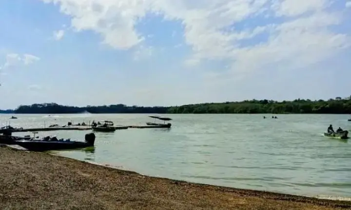 Pescadores paraguaios localizam corpo de um dos jovens desaparecidos no Lago de Itaipu