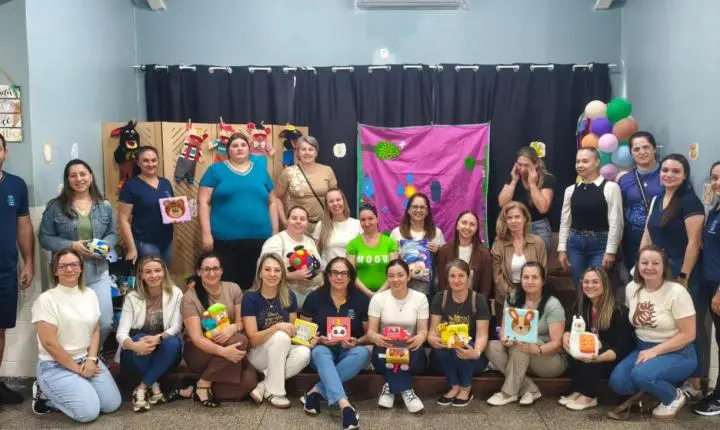 Professores dos CMEIs de Santa Helena concluem formação em leitura e escrita na educação infantil