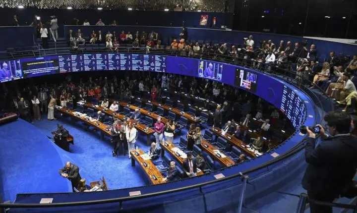 Regra de transição e dois dias de folga: entenda como ficou a proposta que acaba com a escala 6x1