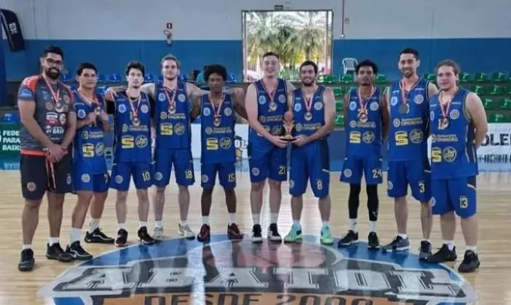 Santa Helena conquista 3º lugar na Copa Oeste de Basquete